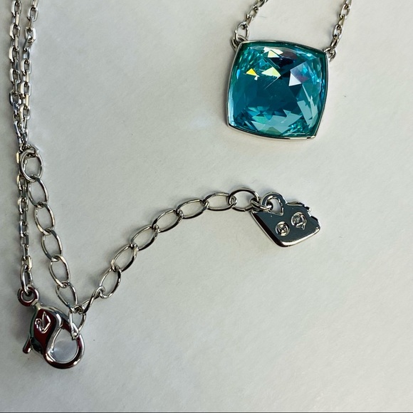 Swarovski Crystal Aqua Blue Square pendant Silver Tempo Necklace - No Box - Picture 7 of 7